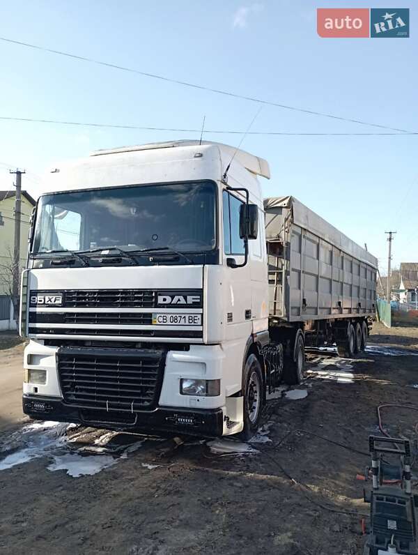 Зерновоз DAF XF 95 2000 в Ичне