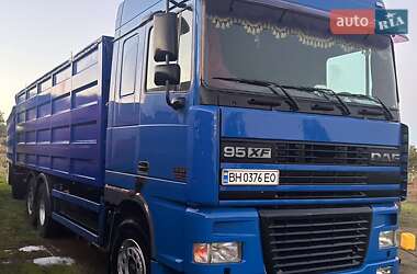 Контейнеровоз DAF XF 95 2002 в Сараті