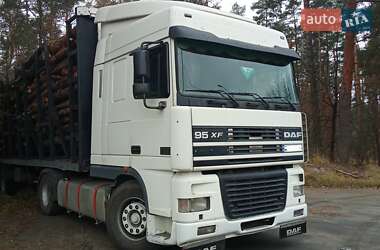 Тягач DAF XF 95 2002 в Малині