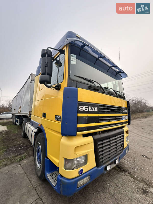 Тягач DAF XF 95 1998 в Каменском