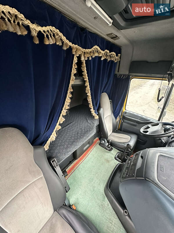 Тягач DAF XF 95 1998 в Каменском