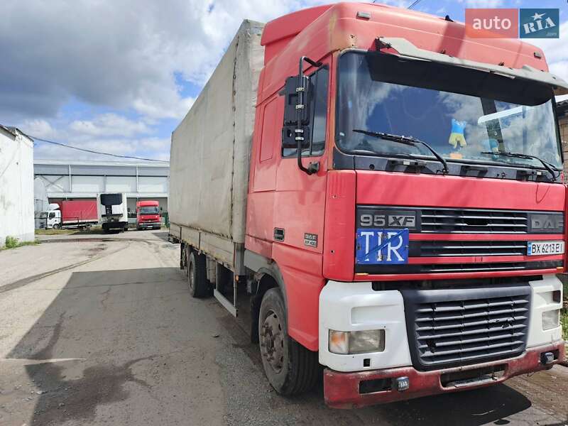 Грузовой фургон DAF XF 95 2000 в 