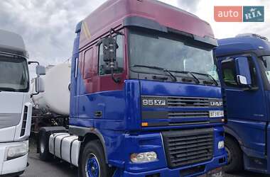 Тягач DAF XF 95 2000 в 