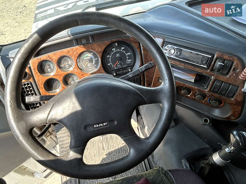 Тягач DAF XF 95 2000 в Костополе