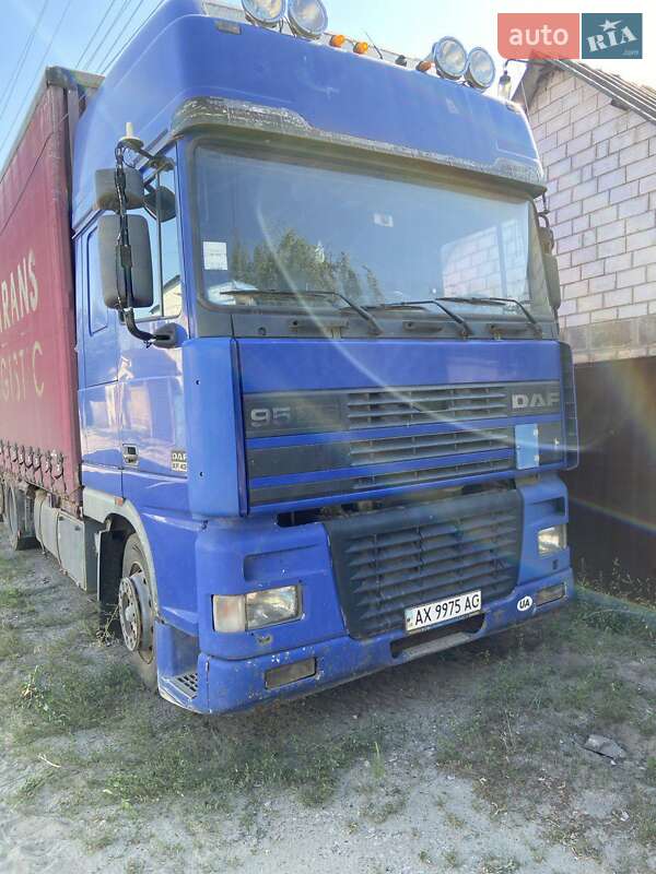 Контейнеровоз DAF XF 95 1999 в Зміїві