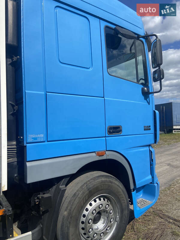 Грузовой фургон DAF XF 95 2004 в Рокитном