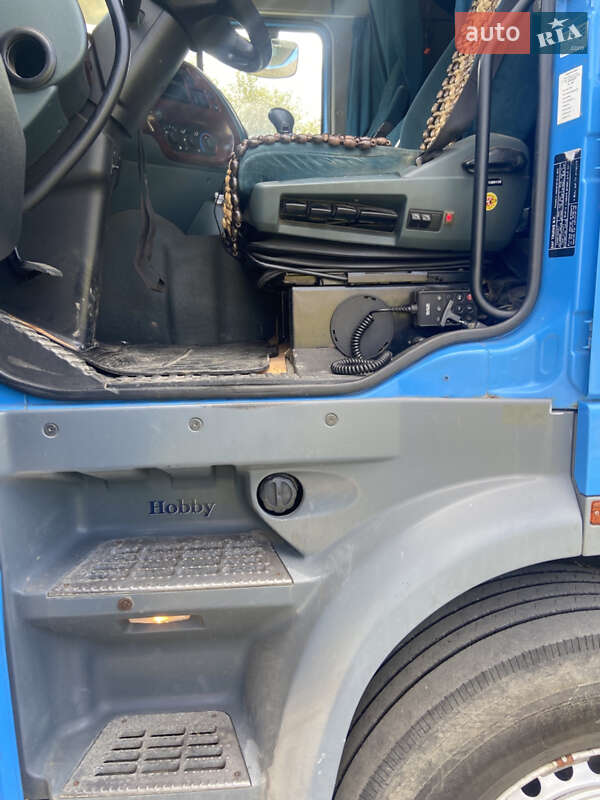 Грузовой фургон DAF XF 95 2004 в Рокитном