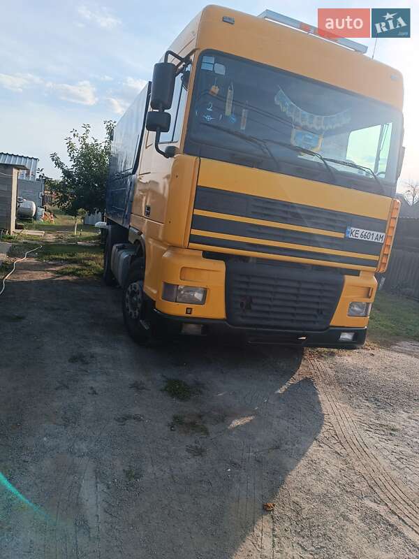 Самоскид DAF XF 95 1999 в Новомосковську