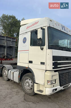 Тягач DAF XF 95 2000 в 