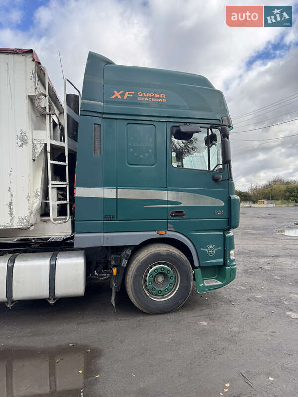 Зерновоз DAF XF 95 2006 в Остроге