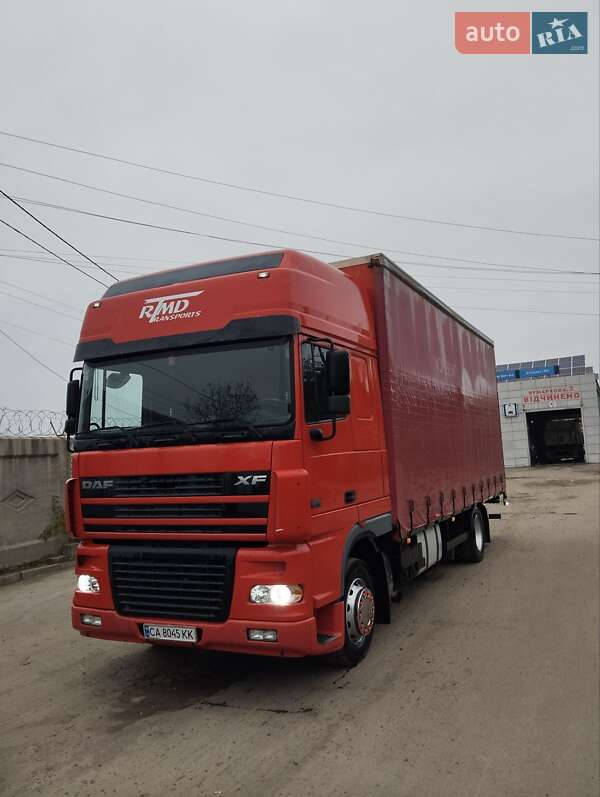 Вантажний фургон DAF XF 95 2006 в Кременчуці