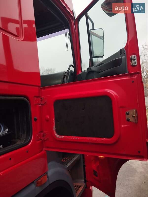 Вантажний фургон DAF XF 95 2006 в Кременчуці