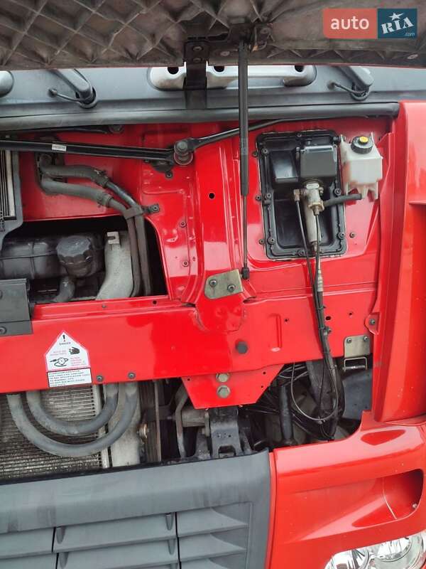 Вантажний фургон DAF XF 95 2006 в Кременчуці