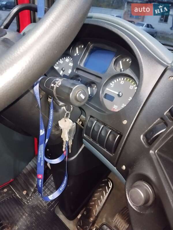 Вантажний фургон DAF XF 95 2006 в Кременчуці