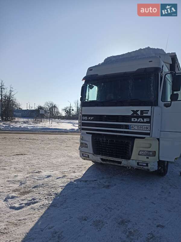 Тентованый DAF XF 95 2002 в Луцке