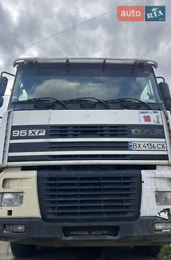 Тягач DAF XF 95 2000 в Шепетовке
