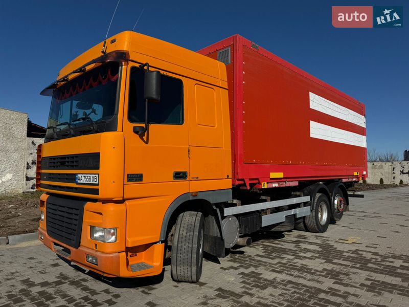 Контейнеровоз DAF XF 95 2002 в Вознесенську
