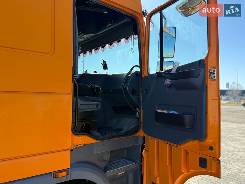 Контейнеровоз DAF XF 95 2002 в Вознесенську