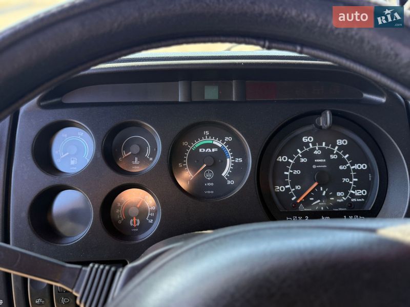 Контейнеровоз DAF XF 95 2002 в Вознесенську