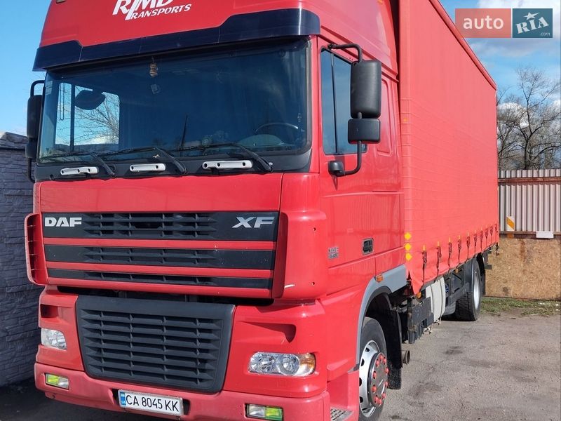 Вантажний фургон DAF XF 95 2006 в Кременчуці