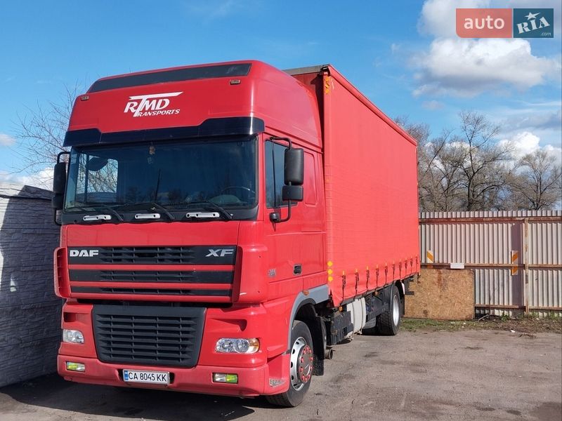 Вантажний фургон DAF XF 95 2006 в Кременчуці