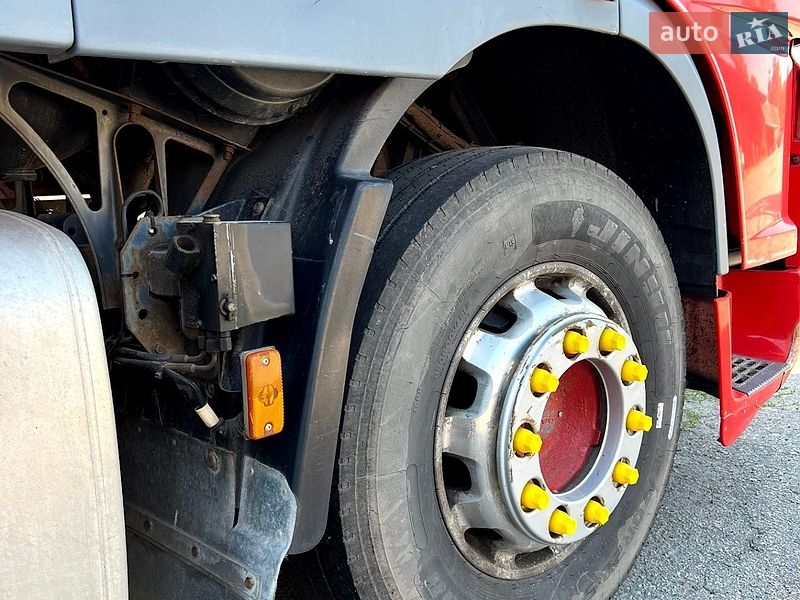 Тягач DAF XF 95 2004 в Ромнах