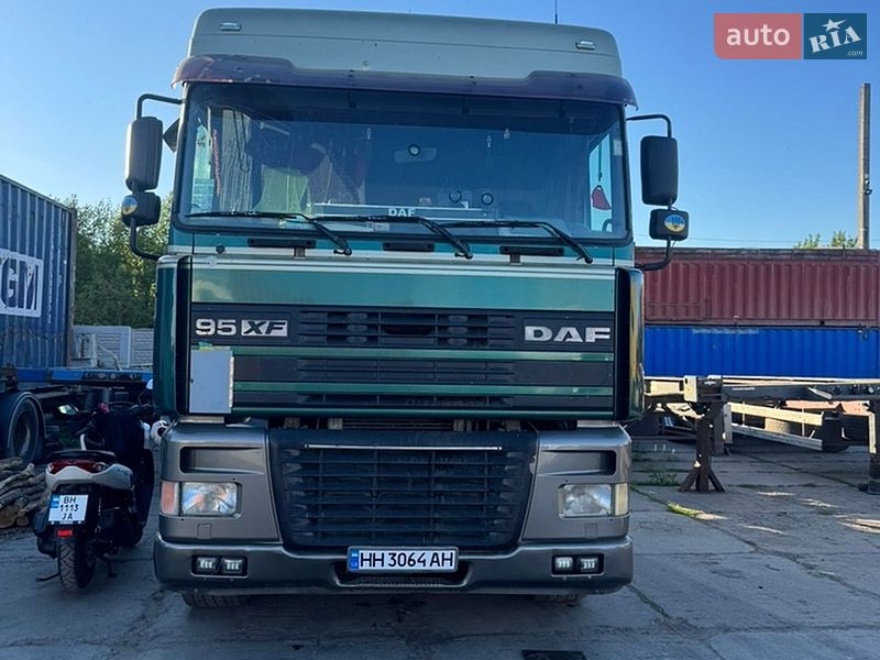 Тягач DAF XF 95 2001 в Одессе