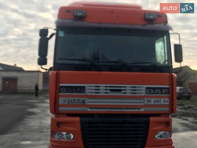 Контейнеровоз DAF XF 95 2000 в Костополе