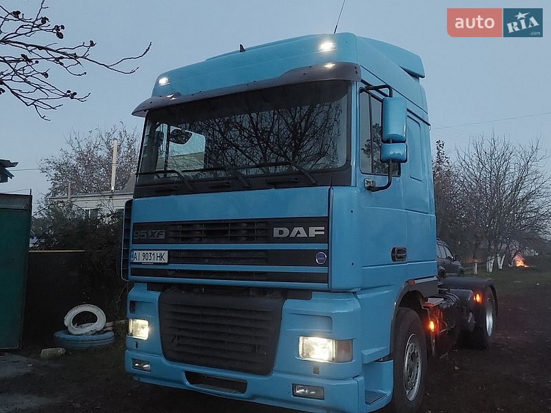 Тягач DAF XF 95 2001 в Яготине