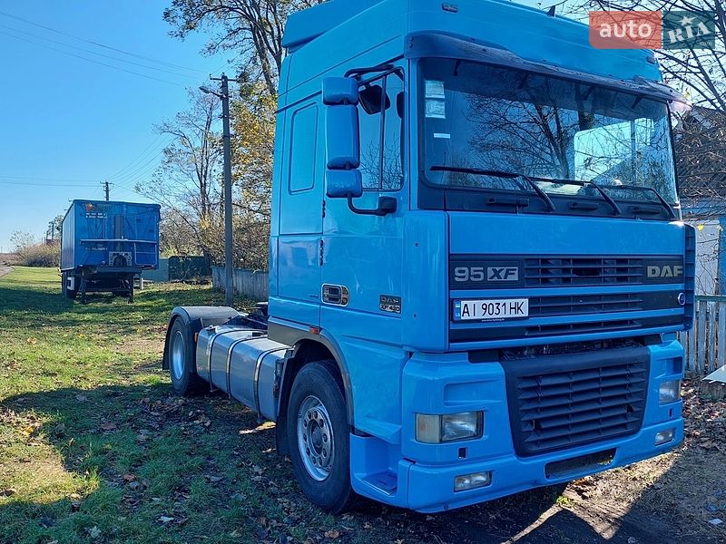 Тягач DAF XF 95 2001 в Яготине
