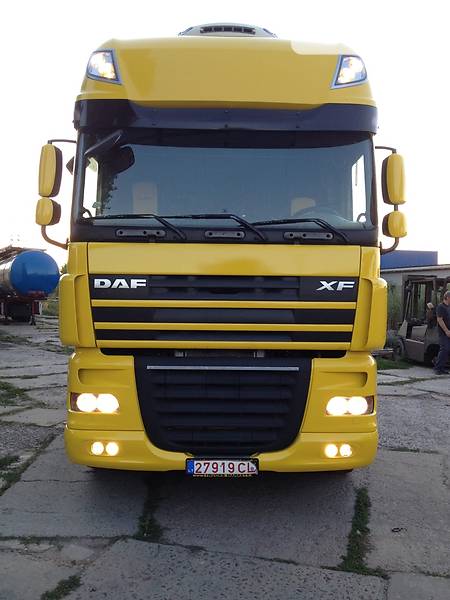 Тягач DAF XF 2007 в Вишневом