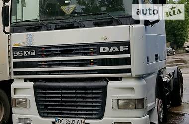 Тягач DAF XF 2000 в 