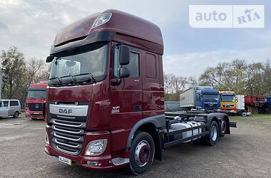 Контейнеровоз DAF XF 2016 в Черновцах