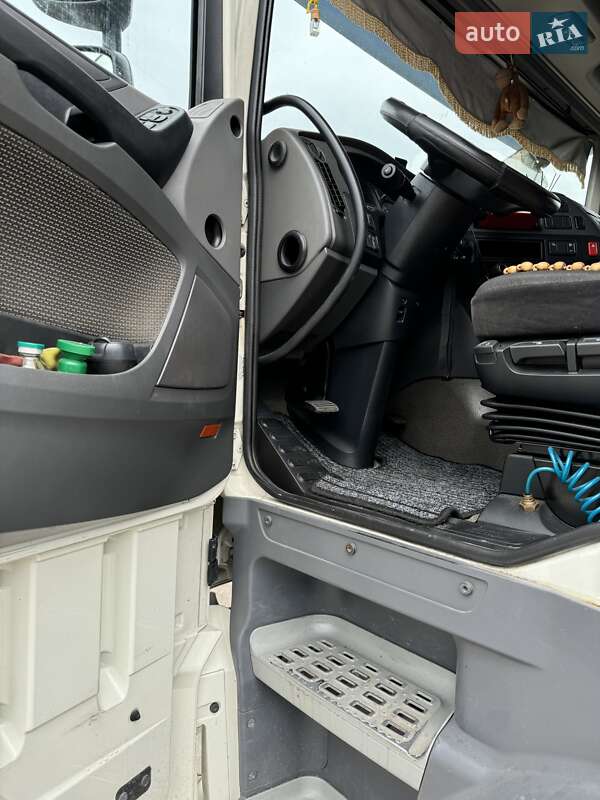 Тягач DAF XF 2015 в Ровно
