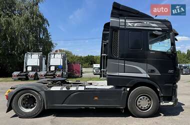 Тягач DAF XF 2015 в 