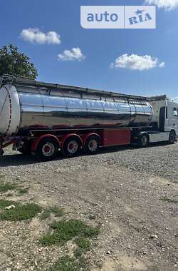 Цистерна DAF XF 2015 в 