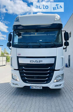 Тягач DAF XF 2015 в 