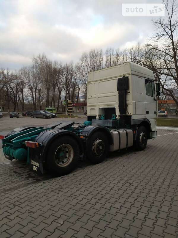 Тягач DAF XF 2001 в 