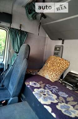 Тягач DAF XF 2001 в 