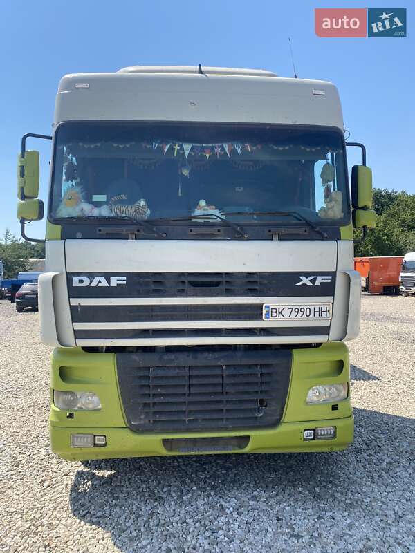 Зерновоз DAF XF 2003 в Бучачі