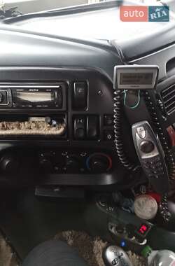 Тягач DAF XF 2005 в 