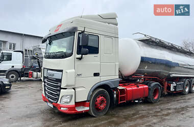 Тягач DAF XF 2015 в 