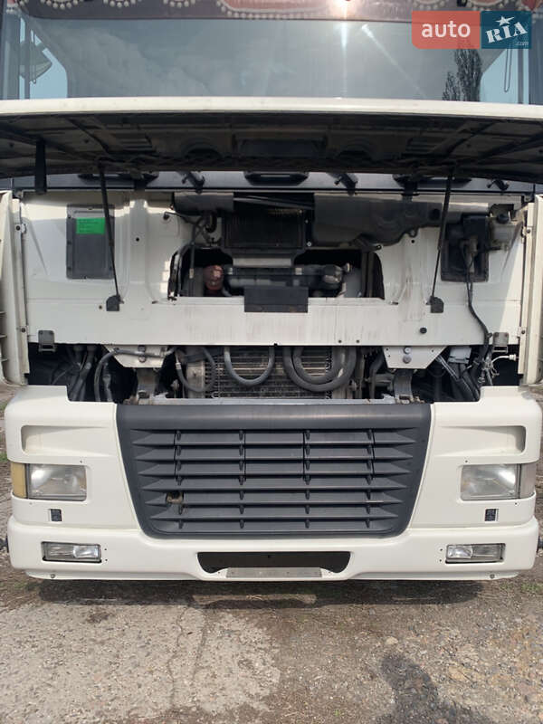 Самоскид DAF XF 2000 в Кривому Озері
