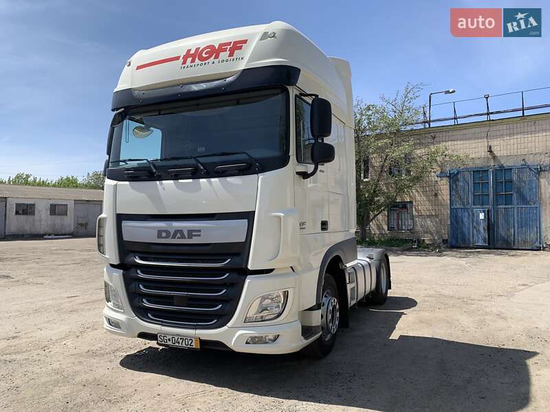 Тягач DAF XF 2015 в 