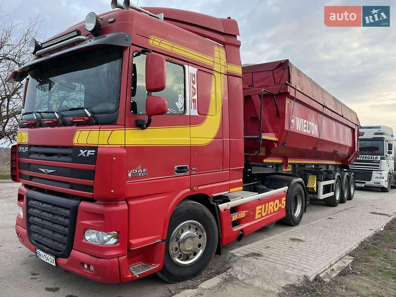 Тягач DAF XF 2009 в 