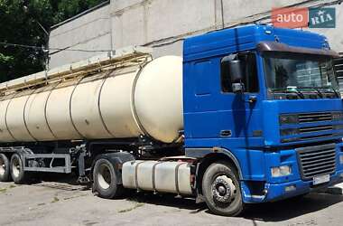 Тягач DAF XF 2002 в 