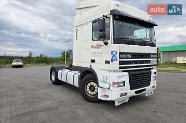 Тягач DAF XF 2001 в 
