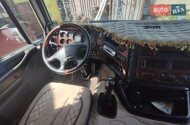 Тягач DAF XF 2001 в 