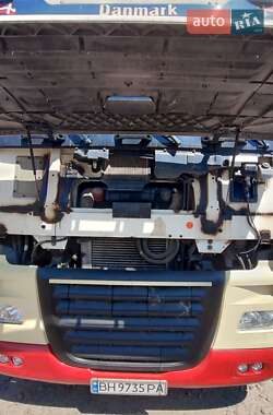 Тягач DAF XF 2001 в 