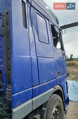 Тягач DAF XF 2003 в 